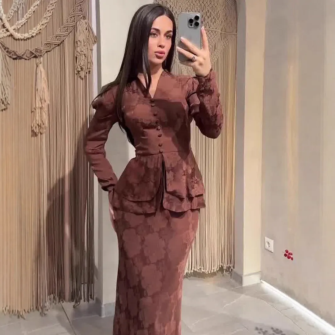 Dark brown women's retro long dress with long sleeves and fake two-piece design