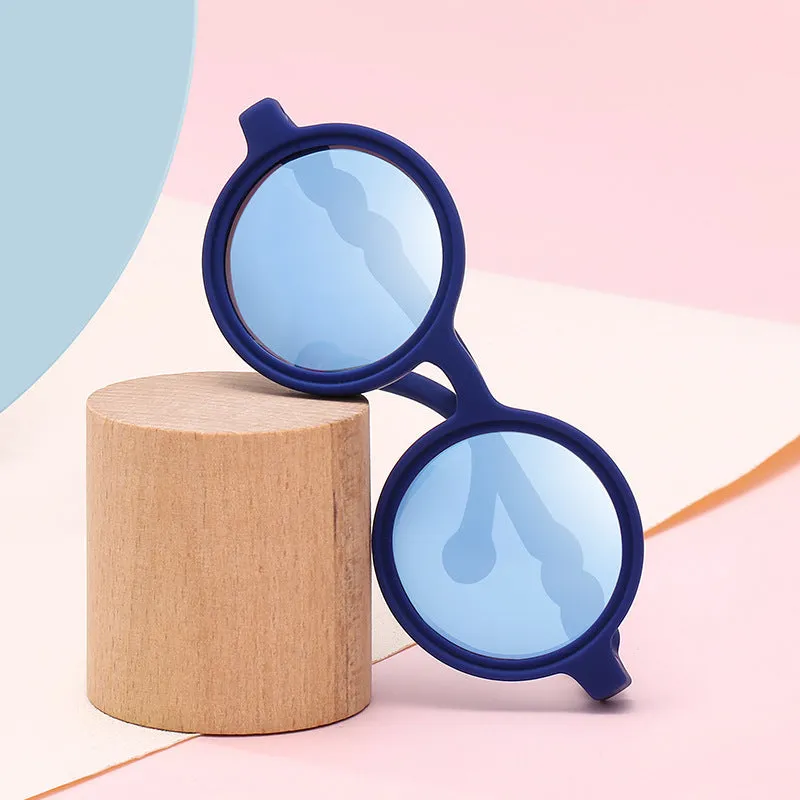Children's sunglasses with UV400 protection, flexible nylon elastomer frame, blue colour, and polarizer included