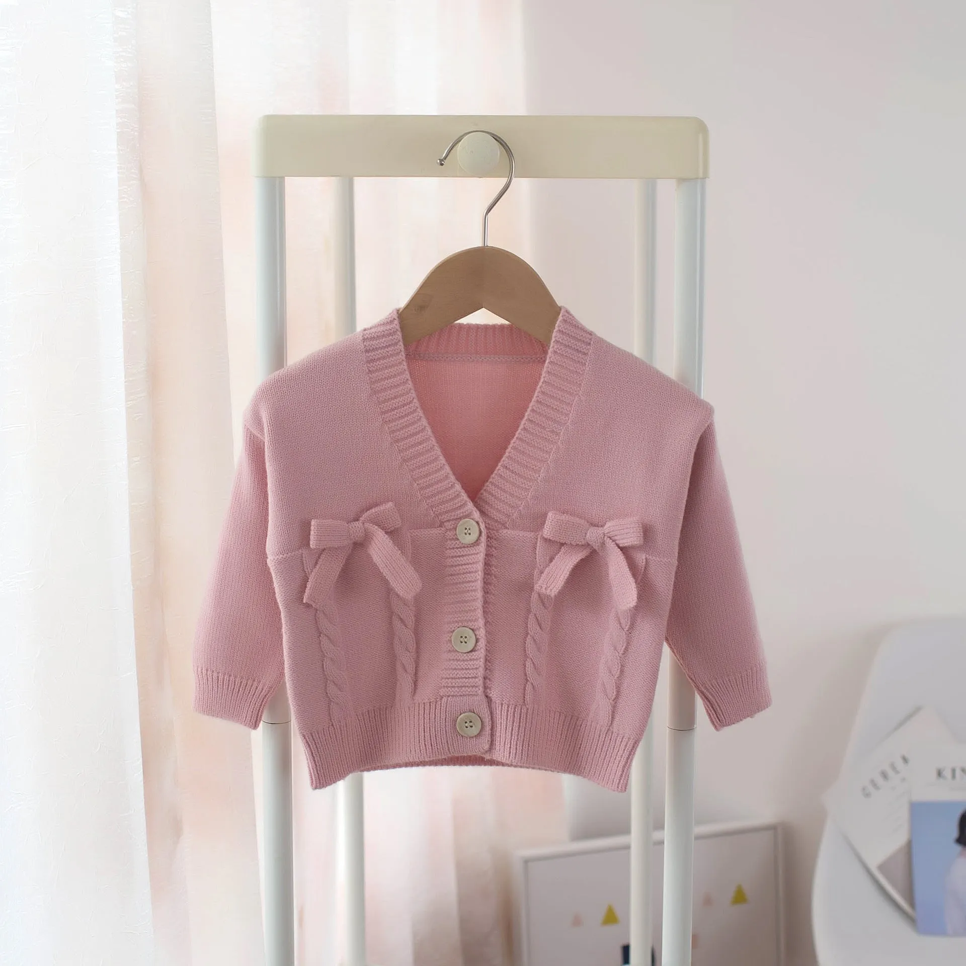 Girls V-neck bow knot cardigan in beige acrylic knit suitable for children 80-120cm tall