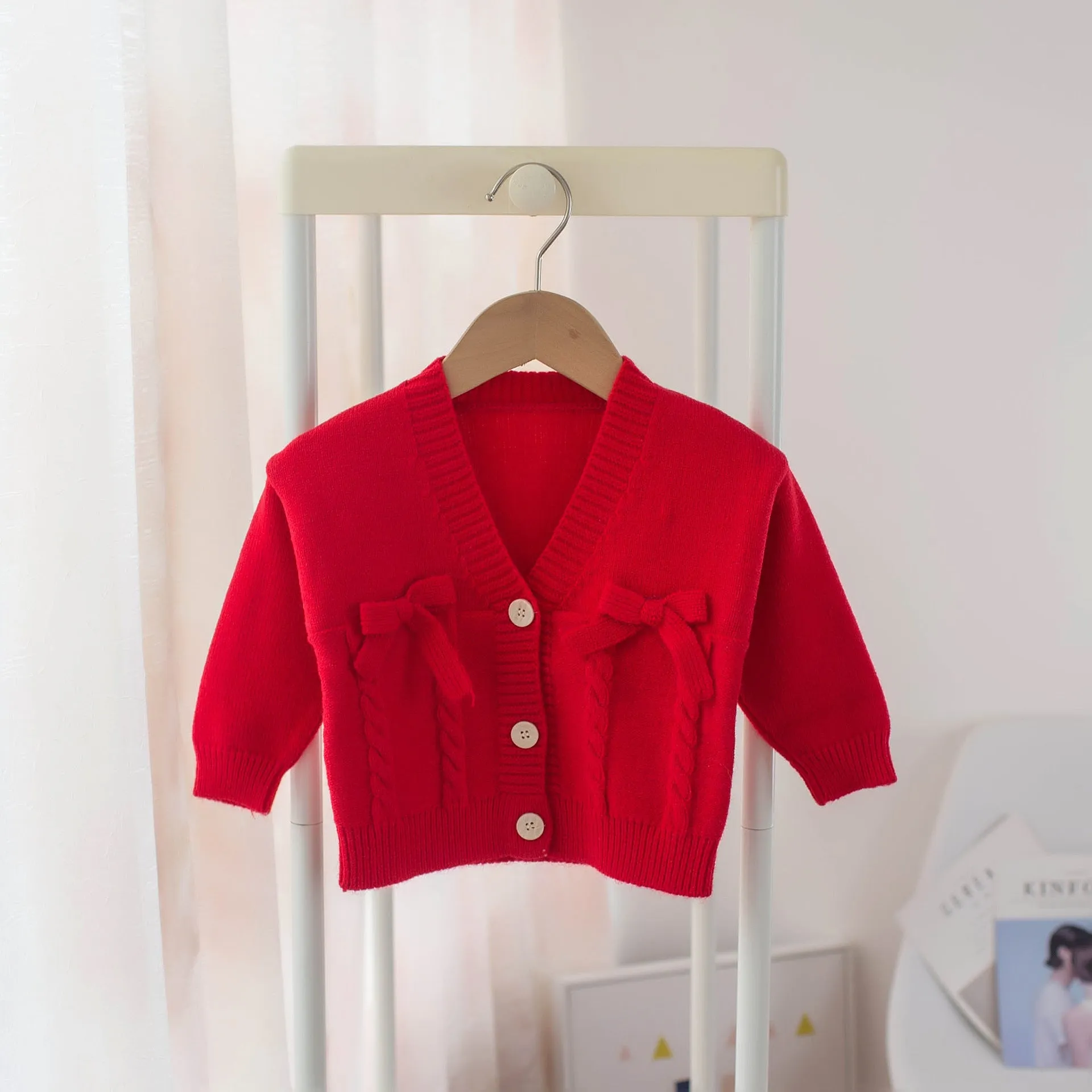 Girls V-neck bow knot cardigan in beige acrylic knit suitable for children 80-120cm tall