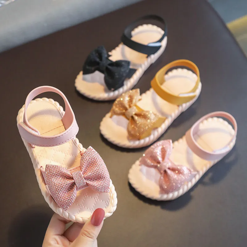 Girls princess open-toed beach sandals with Velcro fastening in pink colour