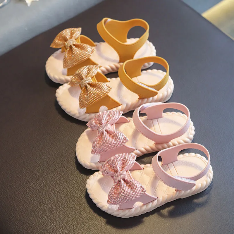 Girls princess open-toed beach sandals with Velcro fastening in pink colour