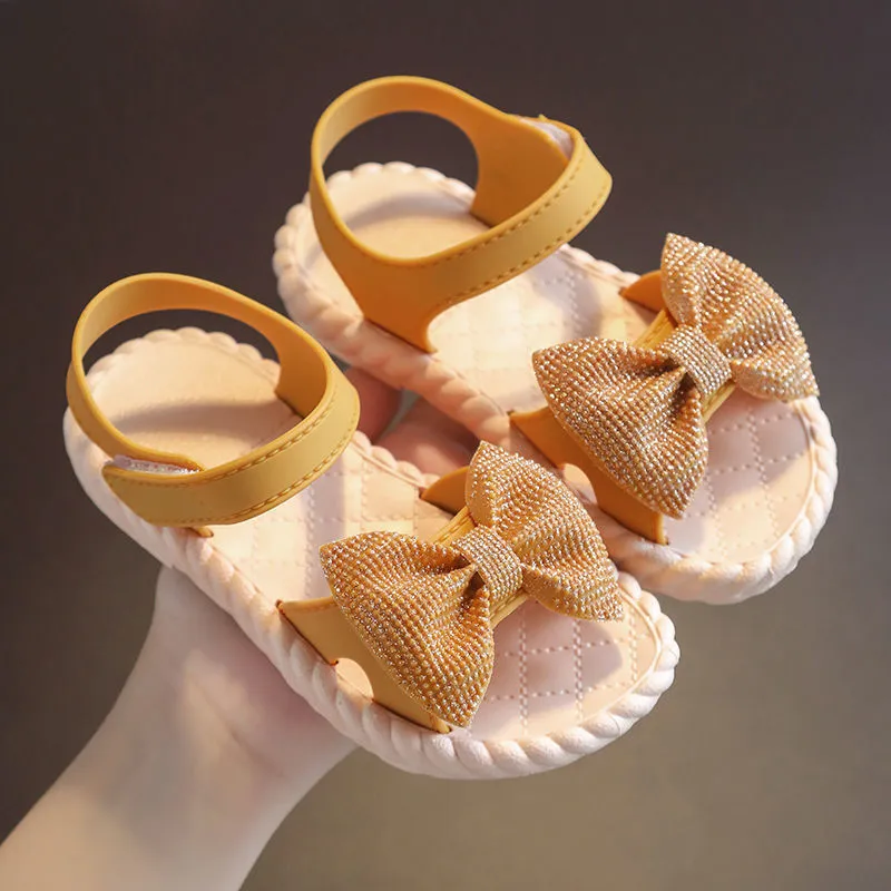 Girls princess open-toed beach sandals with Velcro fastening in pink colour