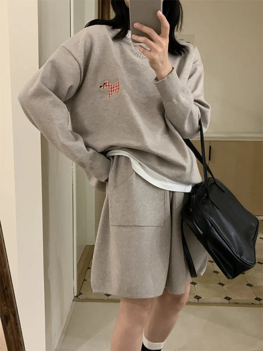 Women's casual knitted sweater and shorts suit with animal embroidery pattern in imitation cashmere fabric