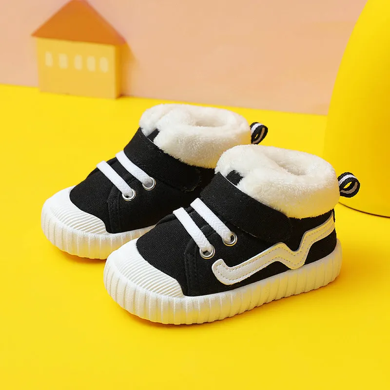 Cotton toddler winter shoes in black with thicker padding and non-slip outsole, side view