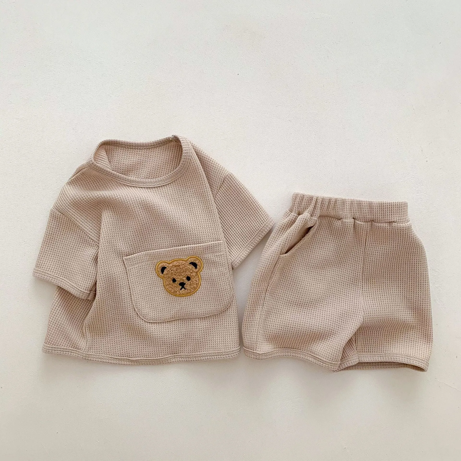 Unisex baby summer two-piece cotton bear top and shorts suit in beige
