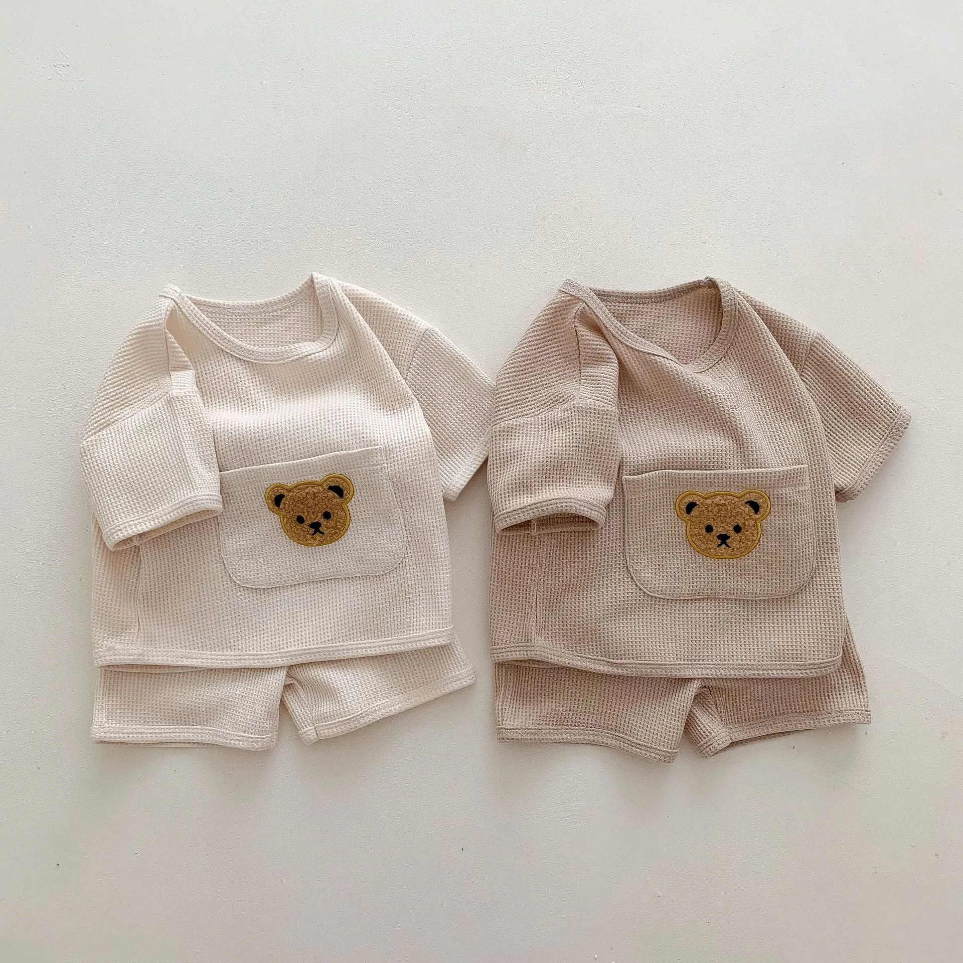 Unisex baby summer two-piece cotton bear top and shorts suit in beige