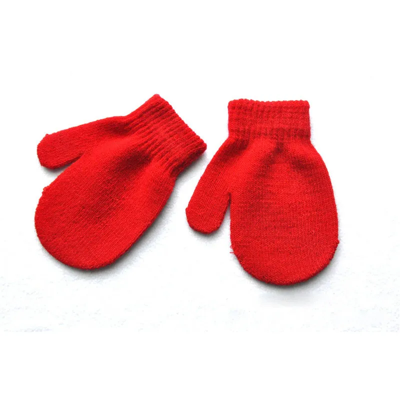 New winter warm knit gloves for children aged 5-11 in jacquard monochrome finish, colours Black Blue Grey Red White