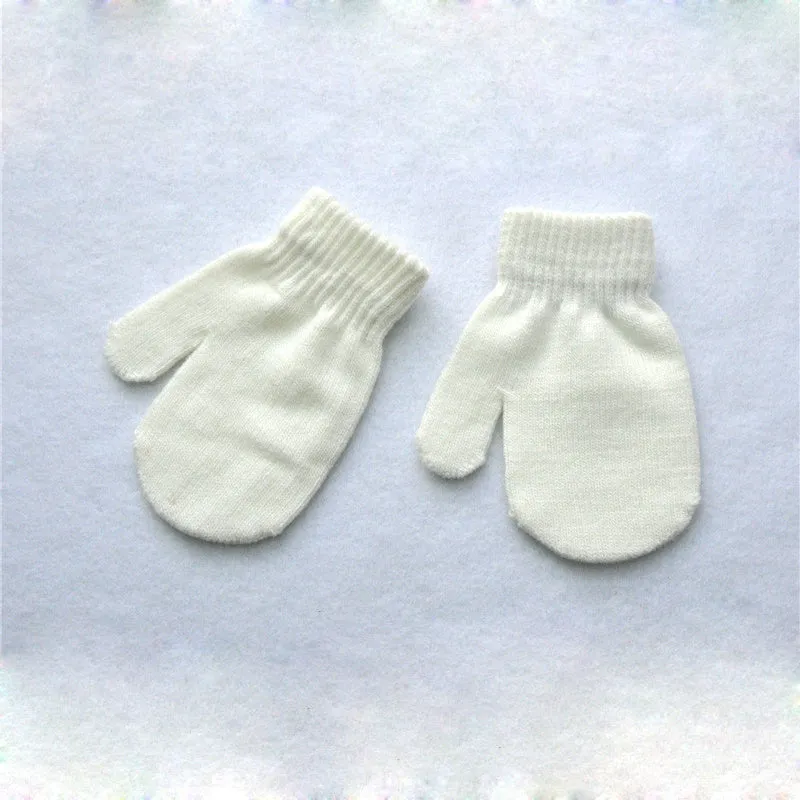 New winter warm knit gloves for children aged 5-11 in jacquard monochrome finish, colours Black Blue Grey Red White