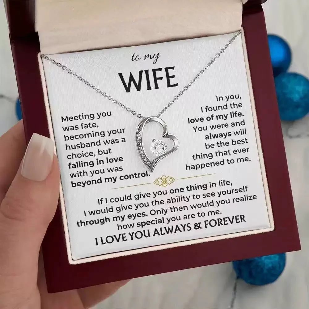 Women's hollow heart-shaped zircon pendant necklace in gold or silver copper electroplated finish