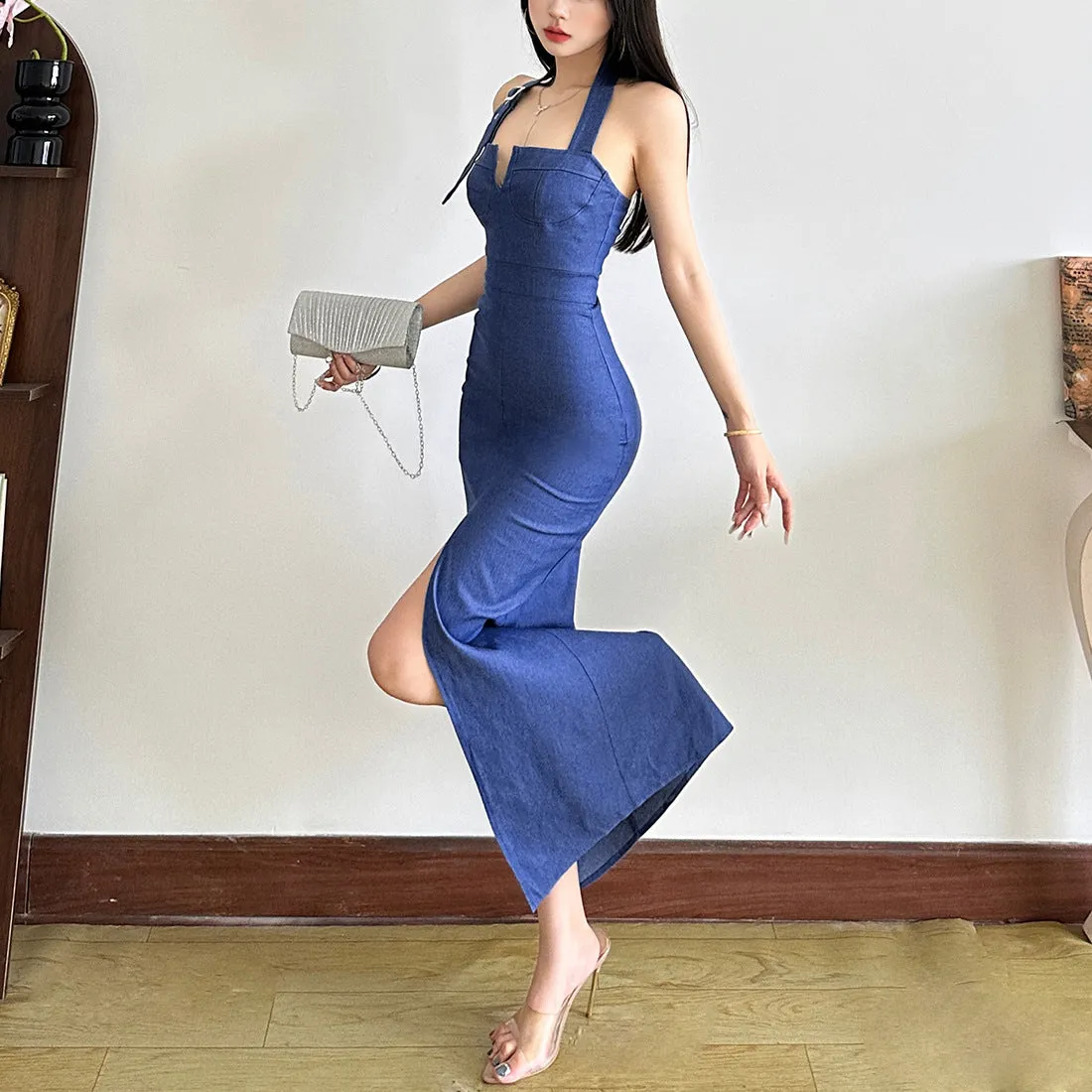 Retro blue denim slim-fit halter dress with slit design and A-line skirt