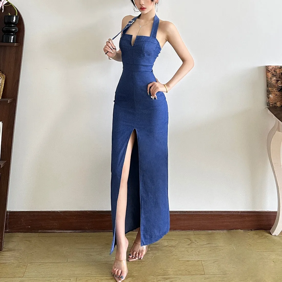 Retro blue denim slim-fit halter dress with slit design and A-line skirt