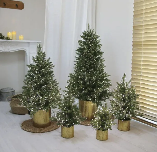 Langsen Crafts 45cm pre-lit flame retardant Christmas tree with 100 lights on black wire