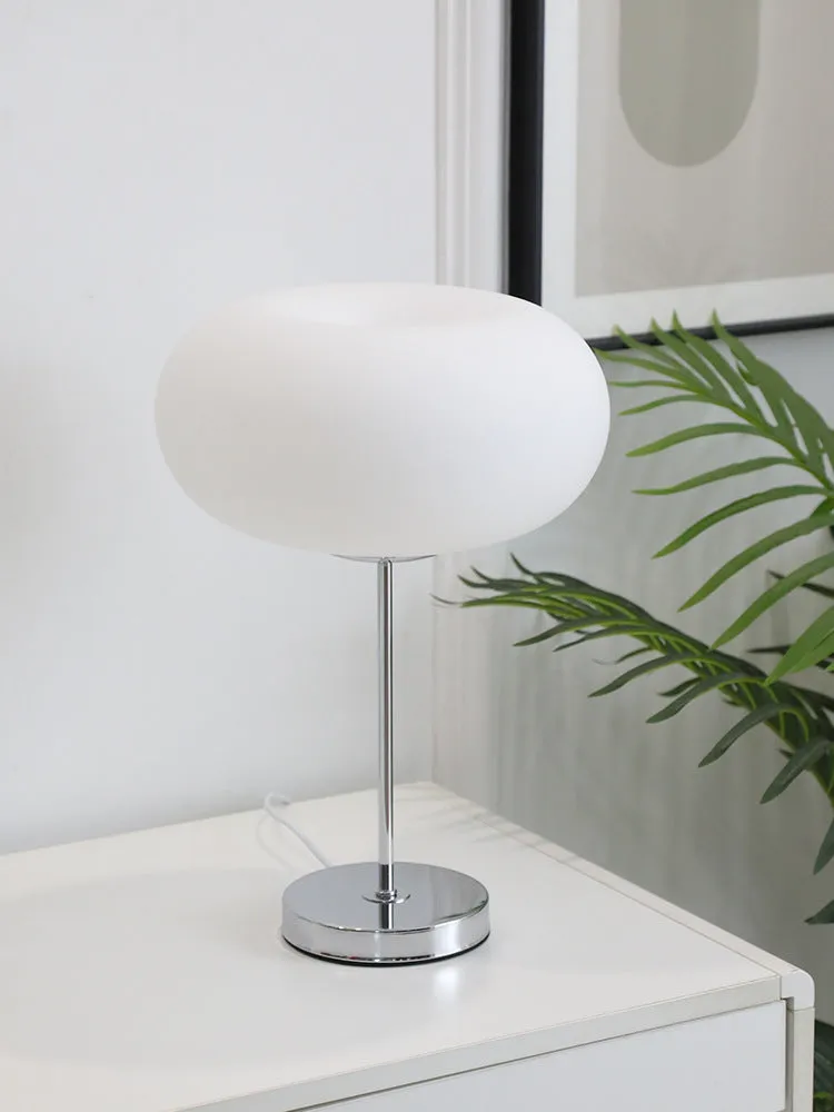 Medieval bedside decorations glass lamp with 28cm diameter shade and button switch