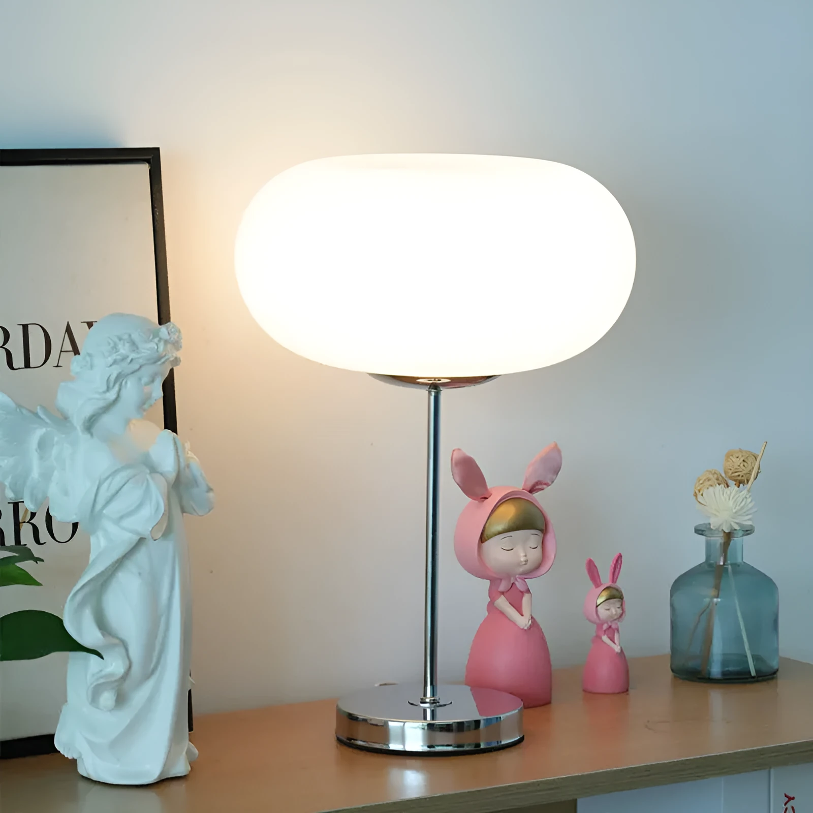 Medieval bedside decorations glass lamp with 28cm diameter shade and button switch