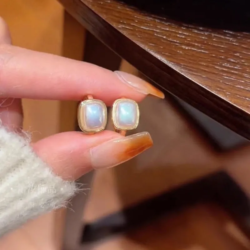 Copper geometric plated pearl ear clip earrings with electroplated coloured finish