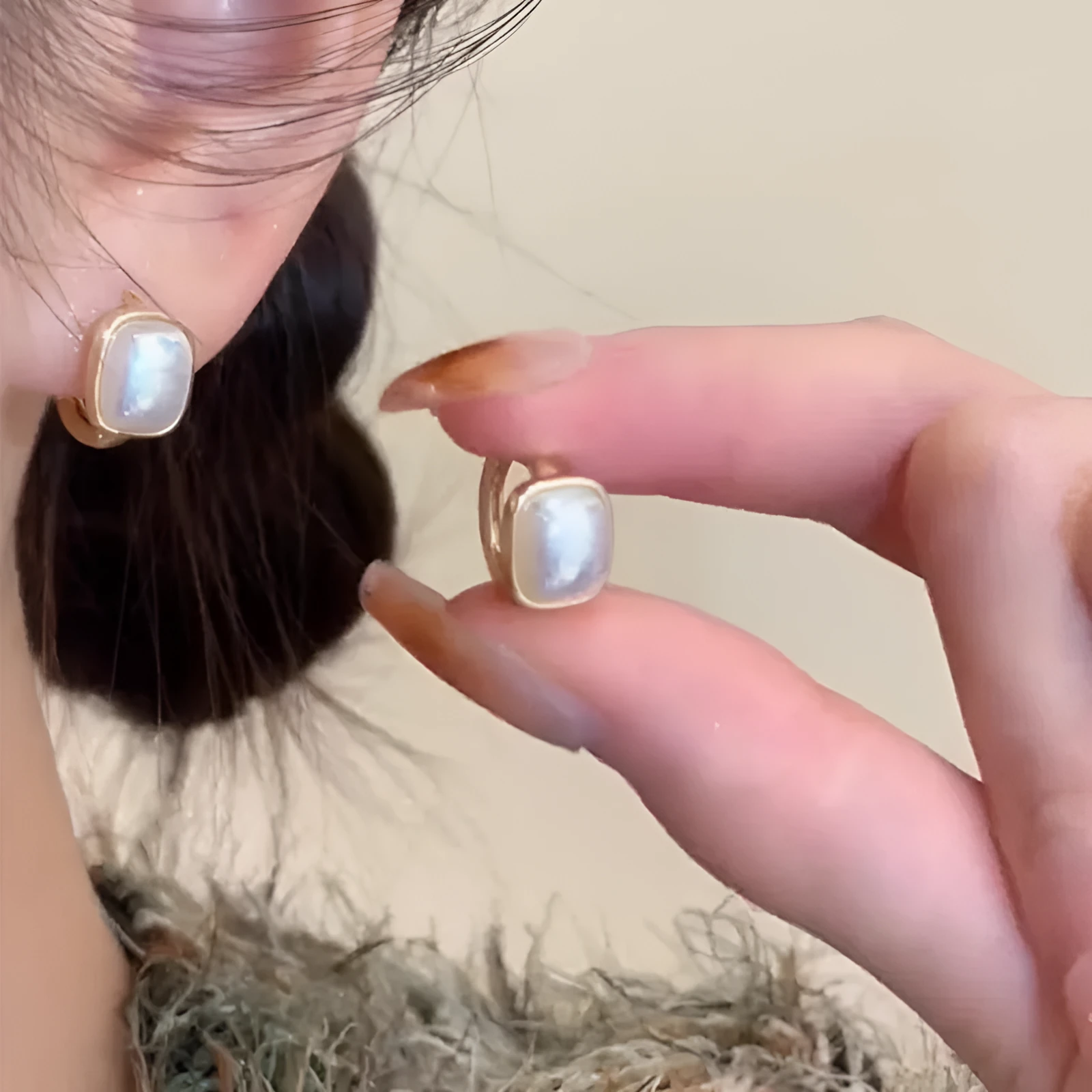 Copper geometric plated pearl ear clip earrings with electroplated coloured finish