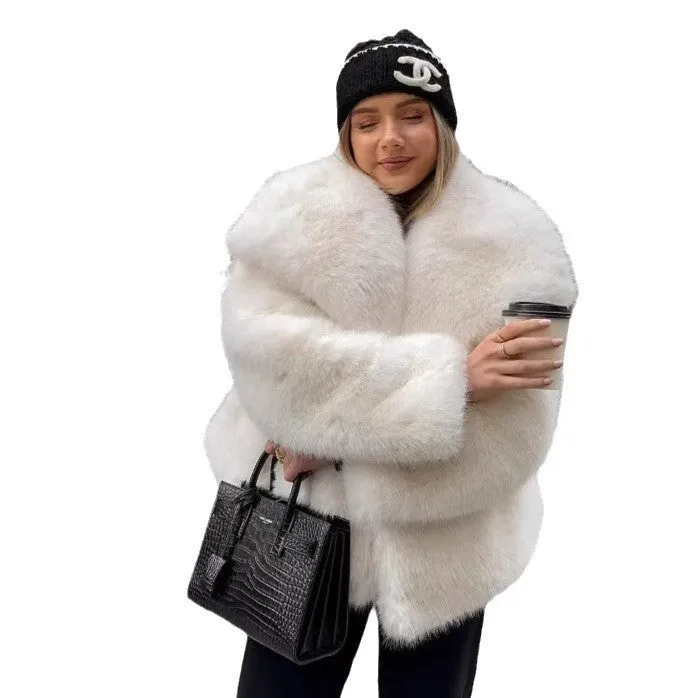 Women's artificial fur coat with large lapel and pockets in high quality white colour, street-fashion style long sleeves