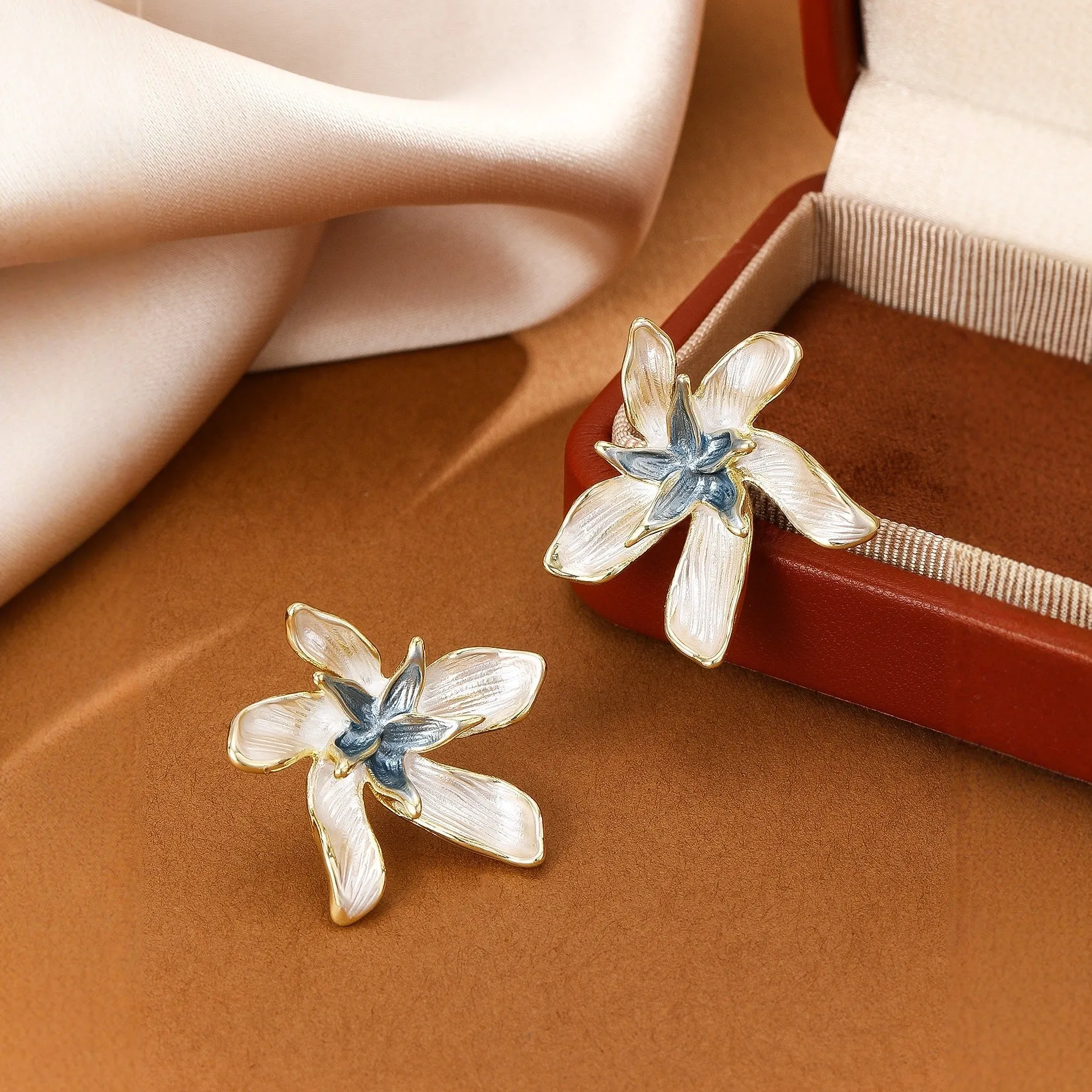 Antique style petal shaped alloy earrings for women Style1 pair on display