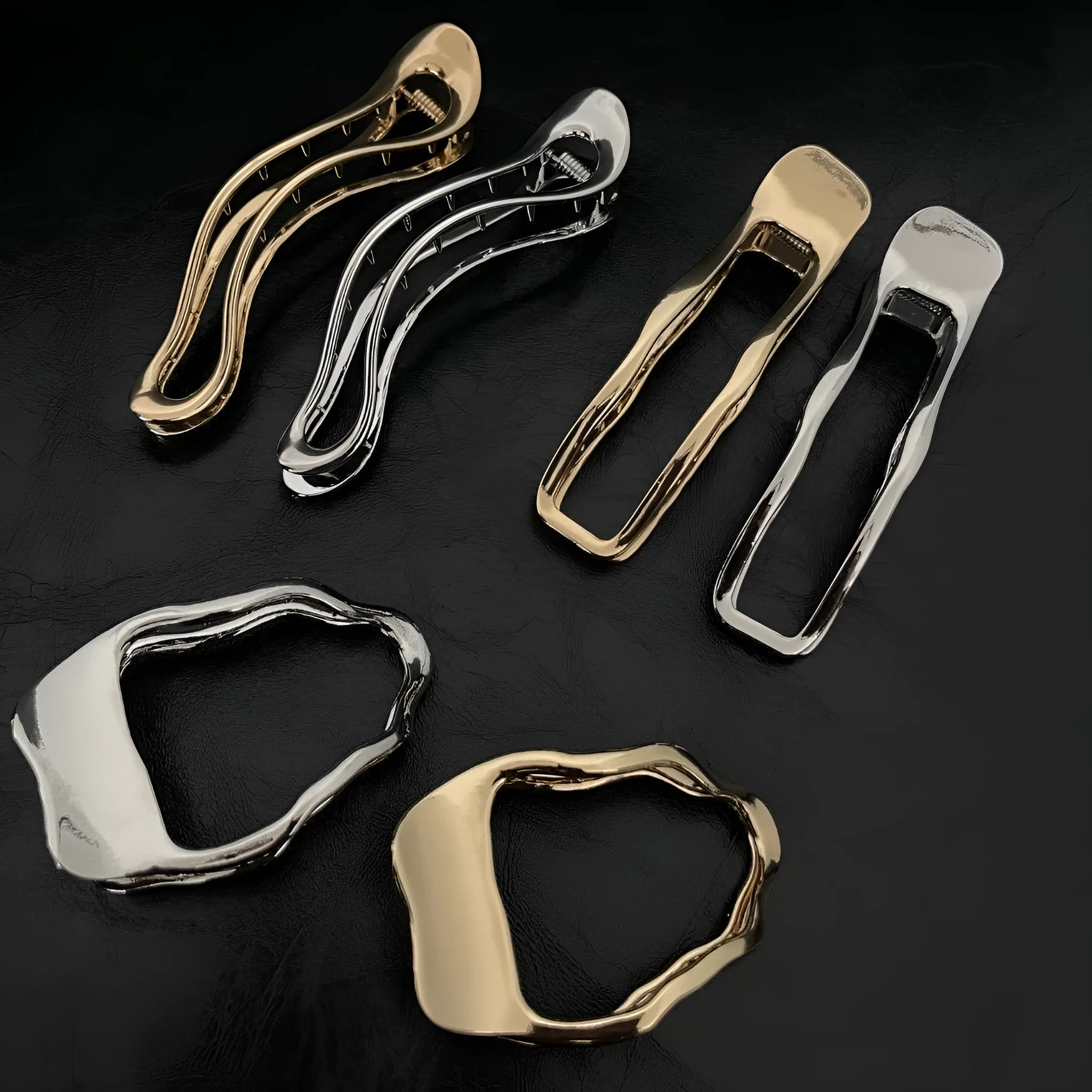 Women's zinc alloy hair barrette in gold colour with triangle shape