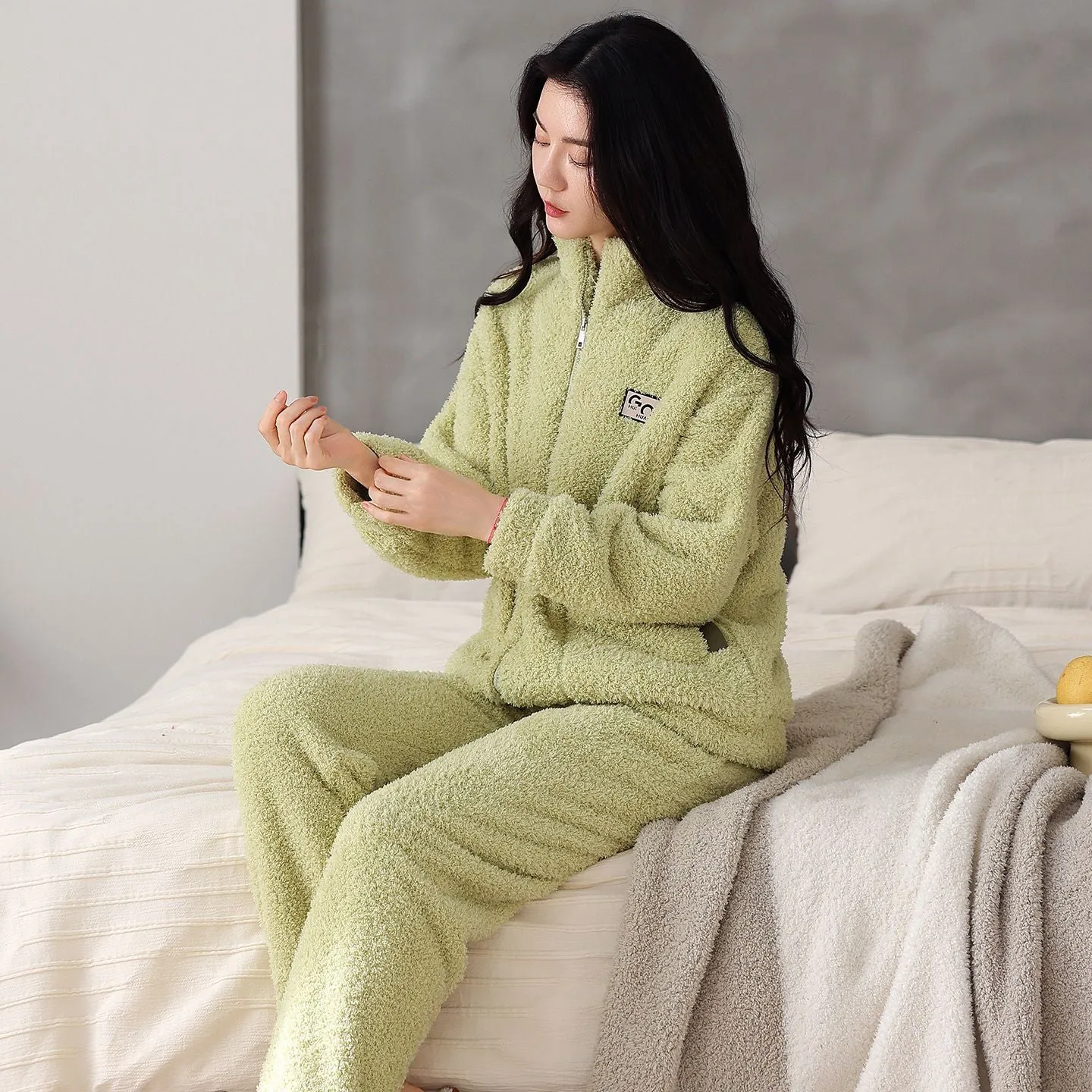 Long sleeve half velvet padded zipper couple pajamas set in flannel polyester, multiple colours available