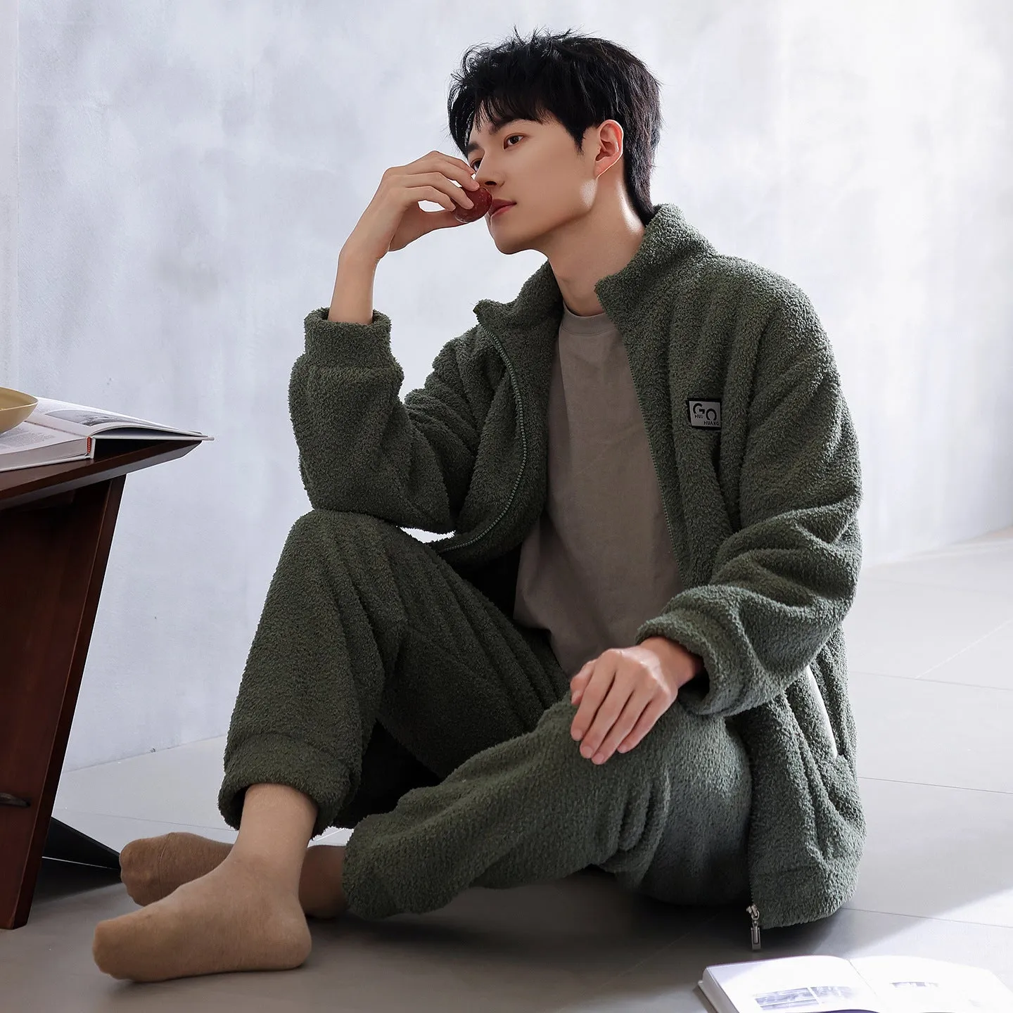 Long sleeve half velvet padded zipper couple pajamas set in flannel polyester, multiple colours available