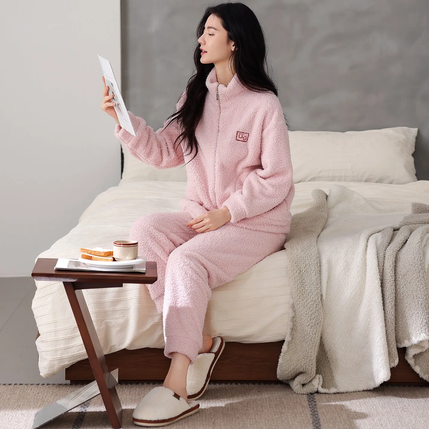 Long sleeve half velvet padded zipper couple pajamas set in flannel polyester, multiple colours available