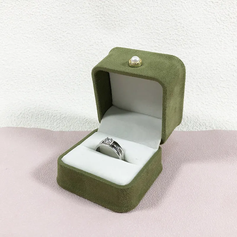 Fashion flannel waist-tight jewellery box with pearl buckle in light green for ring storage