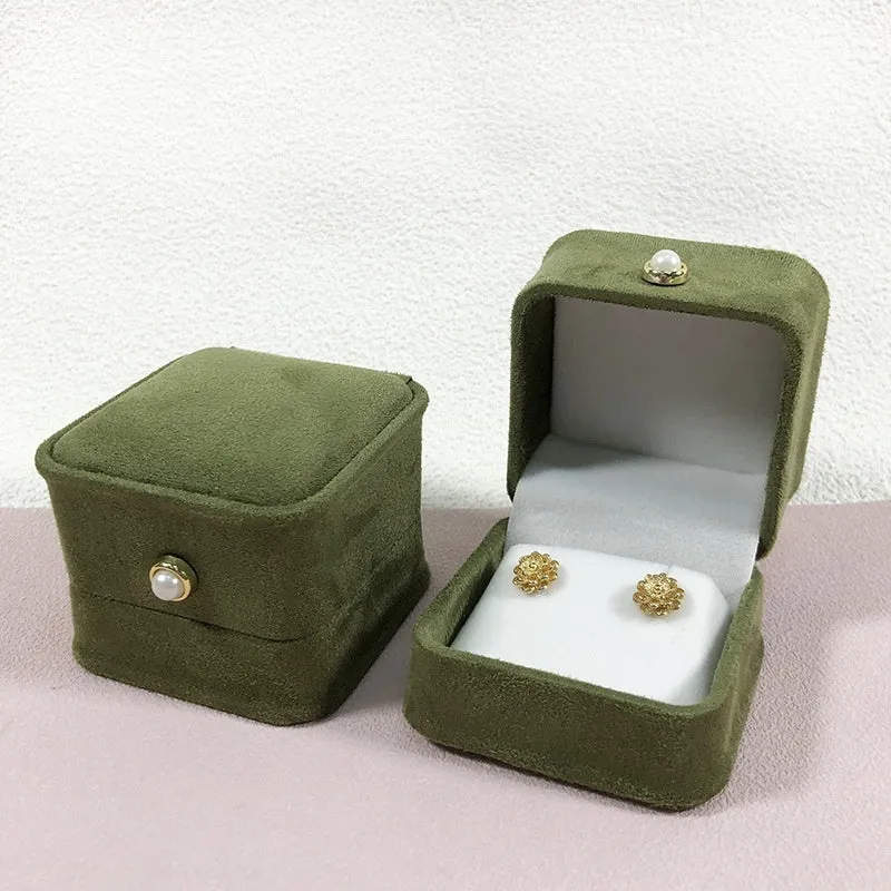 Fashion flannel waist-tight jewellery box with pearl buckle in light green for ring storage
