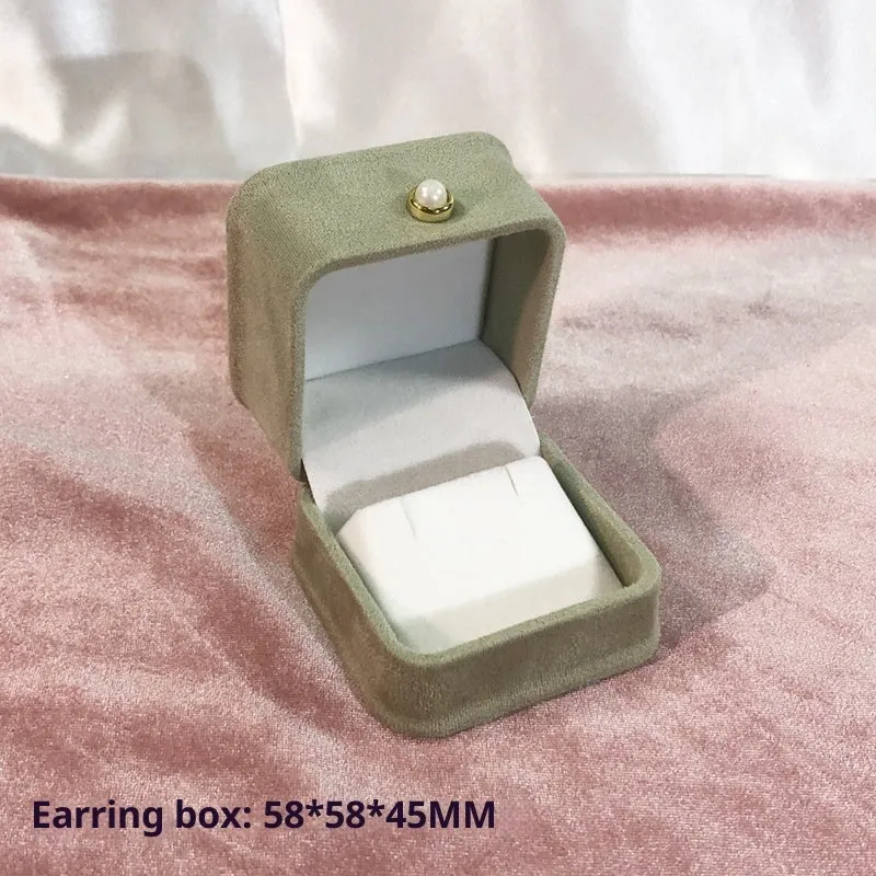Fashion flannel waist-tight jewellery box with pearl buckle in light green for ring storage