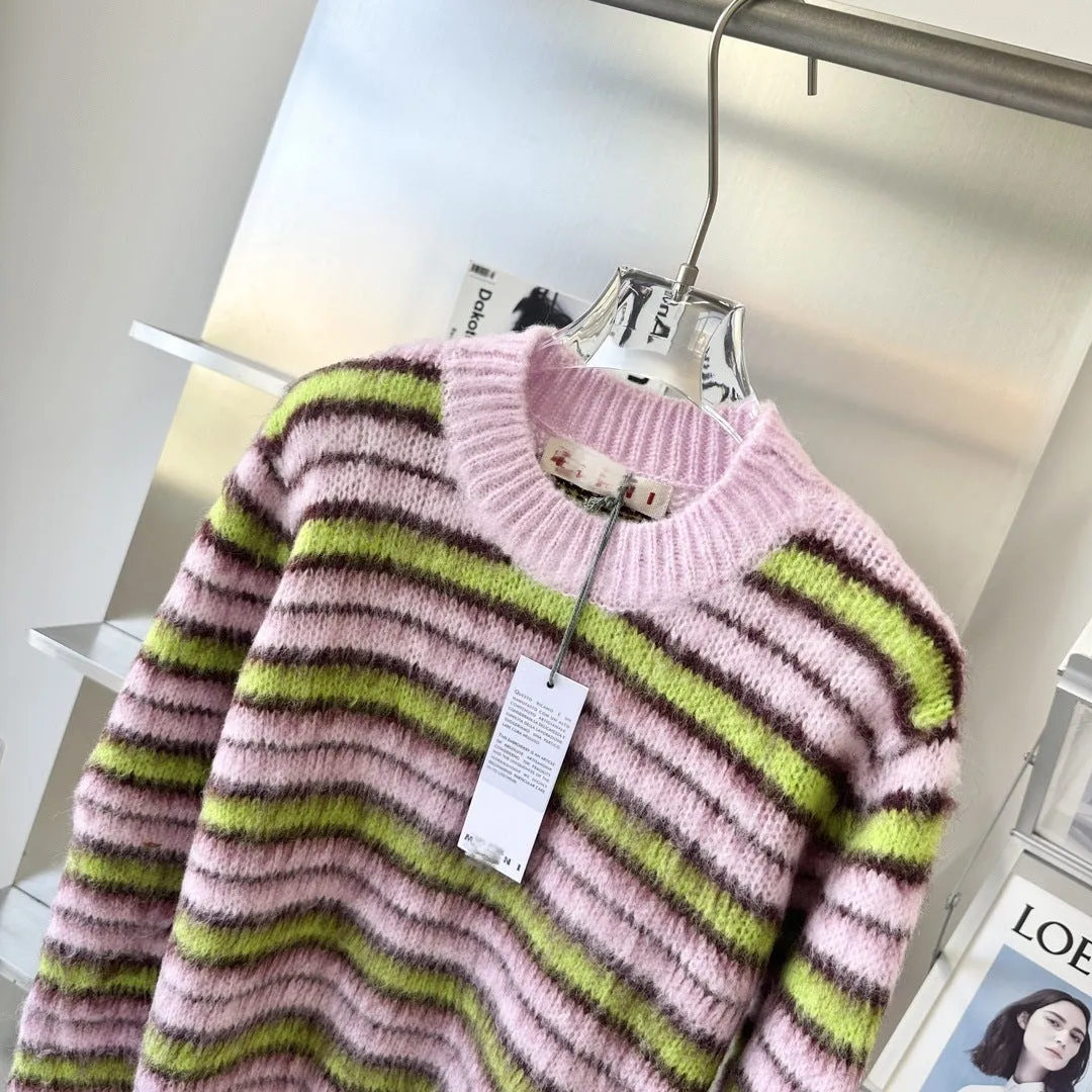 Pink wool knitted cardigan sweater with nap craft fabric and socialite style design