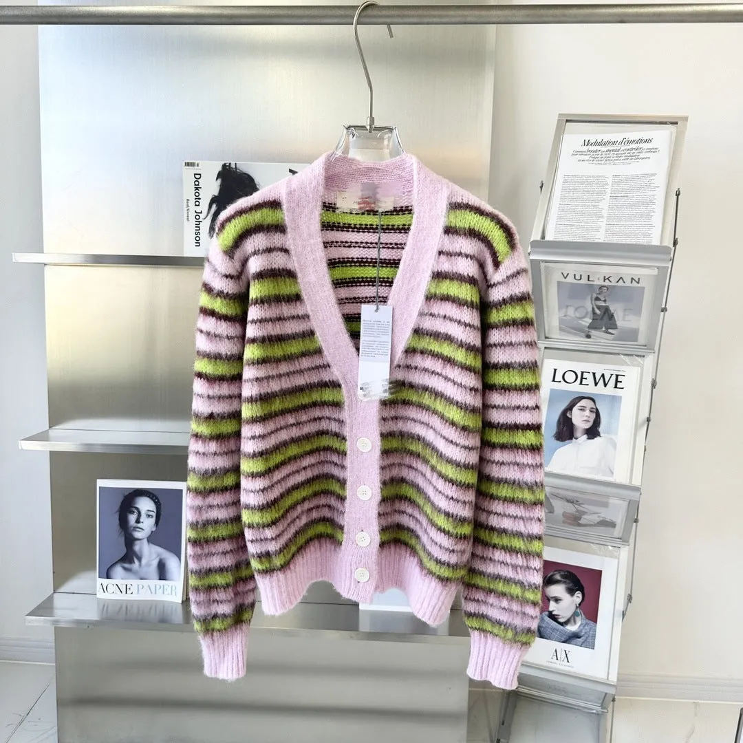 Pink wool knitted cardigan sweater with nap craft fabric and socialite style design