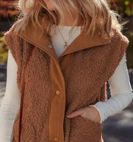 Women's beige cinnamon faux fur snap-front sleeveless vest with pockets, casual style