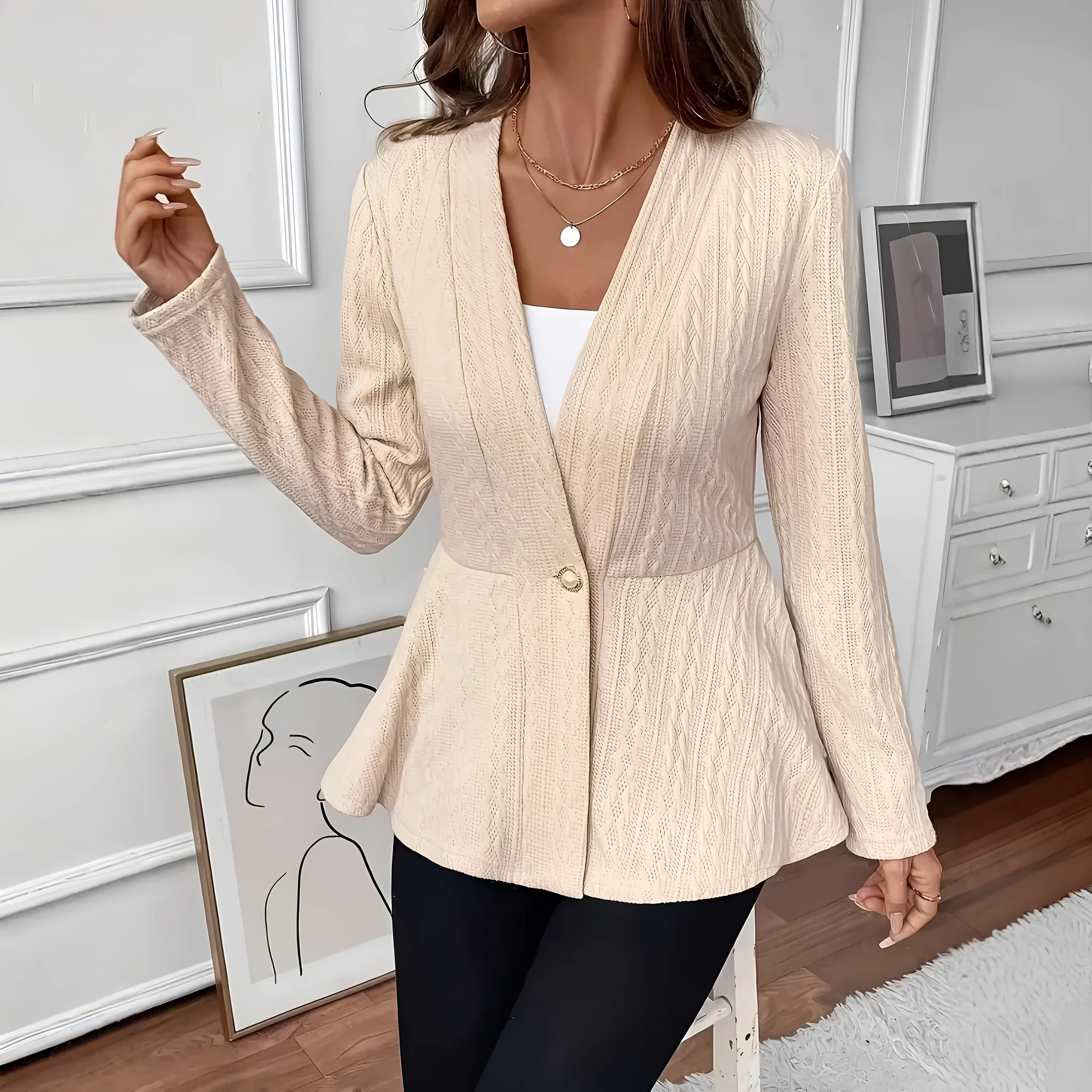 Women's solid colour jacquard patterned knitted cardigan with single button closure