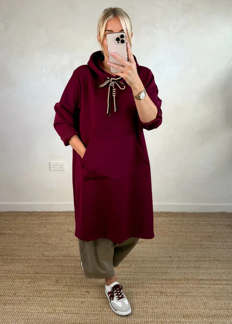 Women's loose oversized knit hooded maxi dress with pockets in solid colour, polyester construction