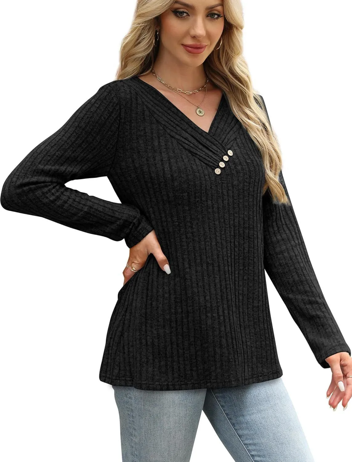 Women's loose fit V-neck pullover top in solid colour with 3D effect pattern, long sleeves, polyester fabric
