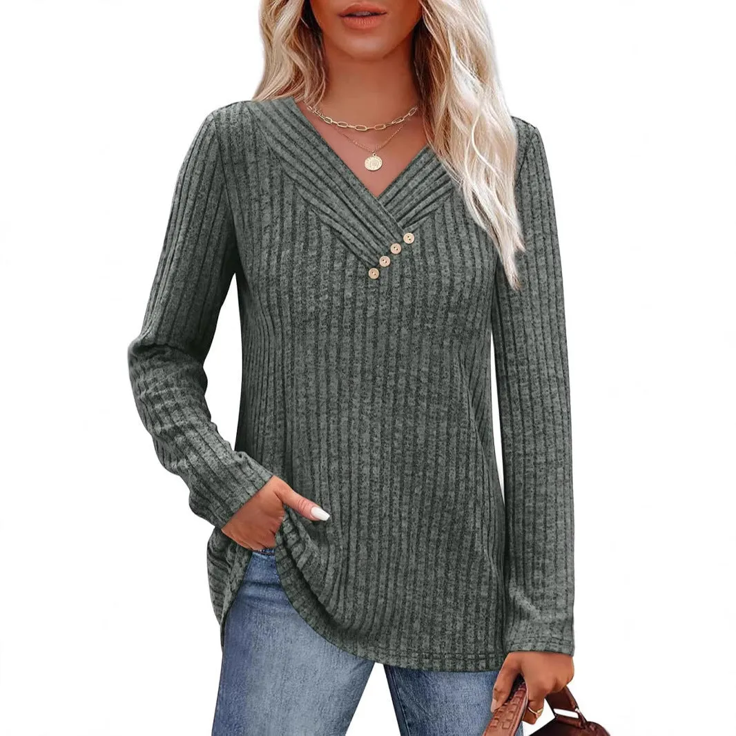 Women's loose fit V-neck pullover top in solid colour with 3D effect pattern, long sleeves, polyester fabric