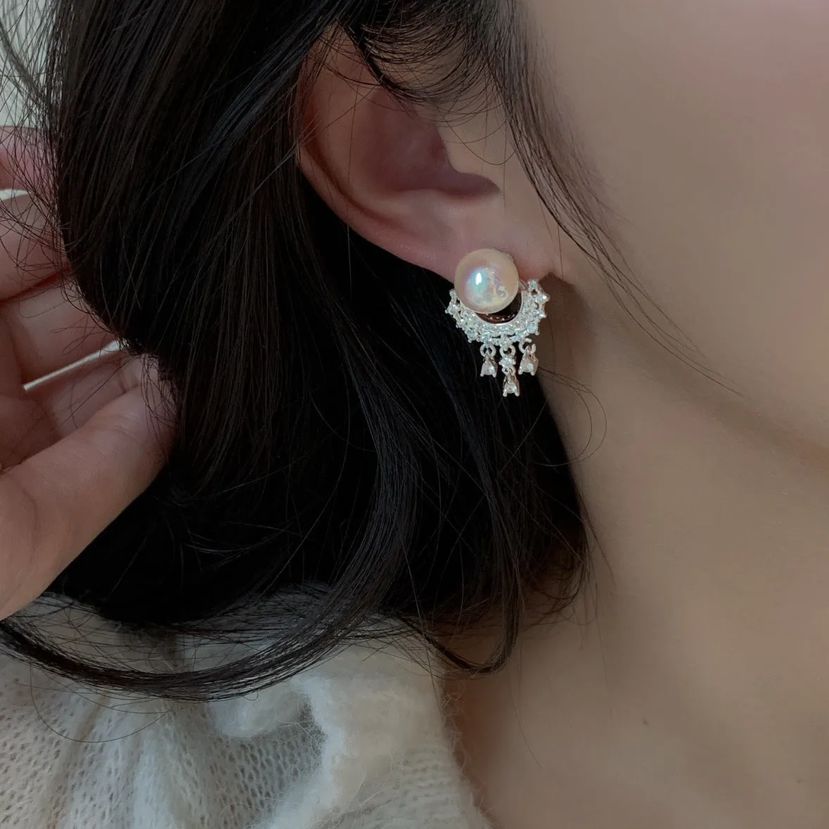 Artificial crystal water drop tassel earrings with round geometric shape and mosquito coil ear clip