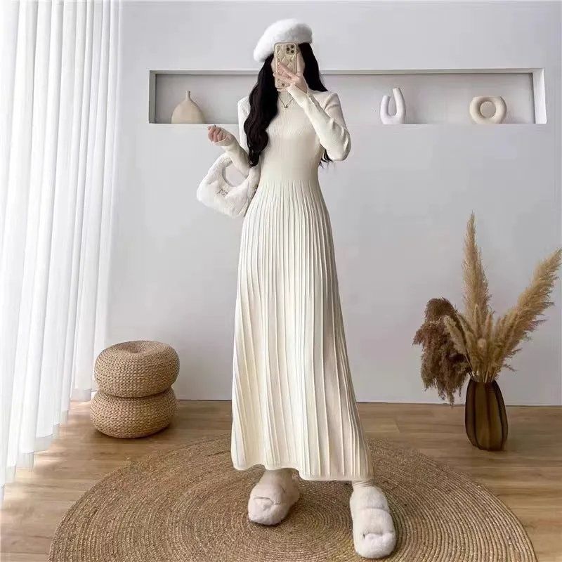 Women's knitted A-line skirt in acrylic polyester blend with high waist and mid-length design