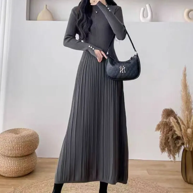 Women's knitted A-line skirt in acrylic polyester blend with high waist and mid-length design