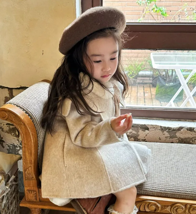Retro wool double-sided cashmere girl coat in light oats colour with lapel round neck and single-breasted closure