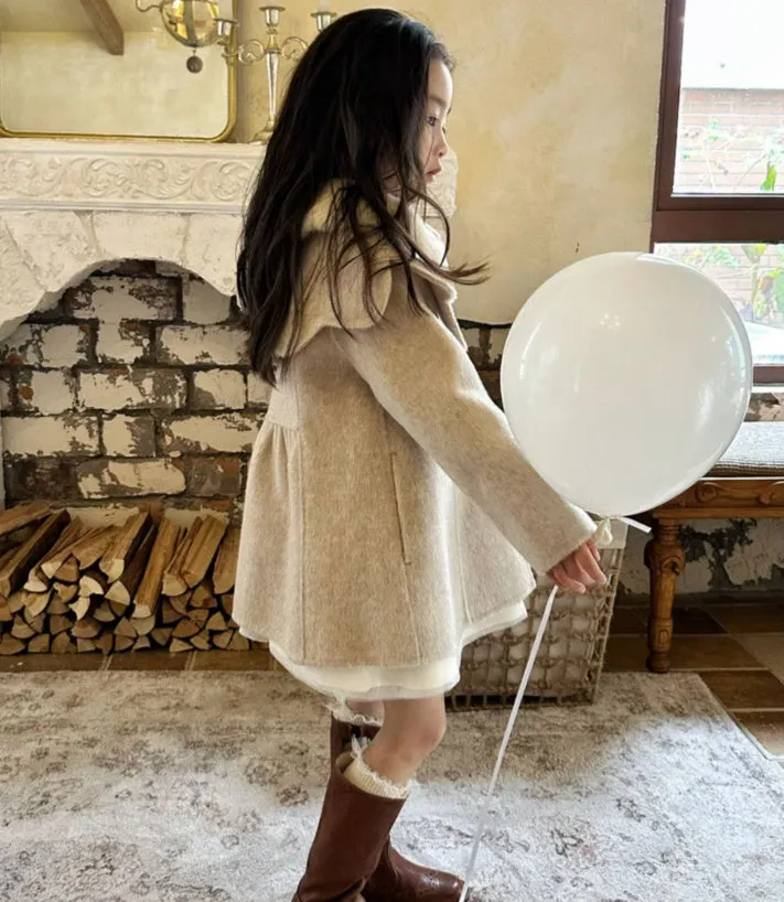 Retro wool double-sided cashmere girl coat in light oats colour with lapel round neck and single-breasted closure