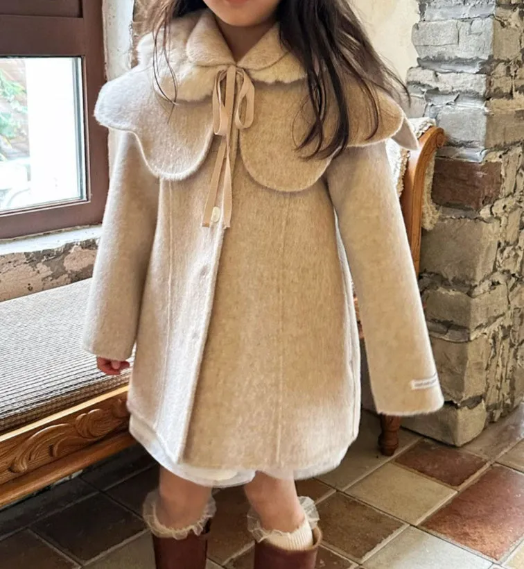Retro wool double-sided cashmere girl coat in light oats colour with lapel round neck and single-breasted closure