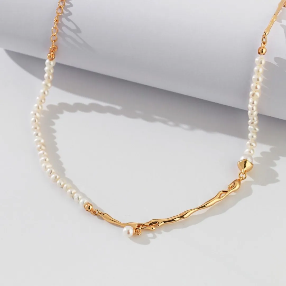 Stitching design imitation pearl necklace on copper pendant with O-ring chain, 71-80cm, unisex gold finish