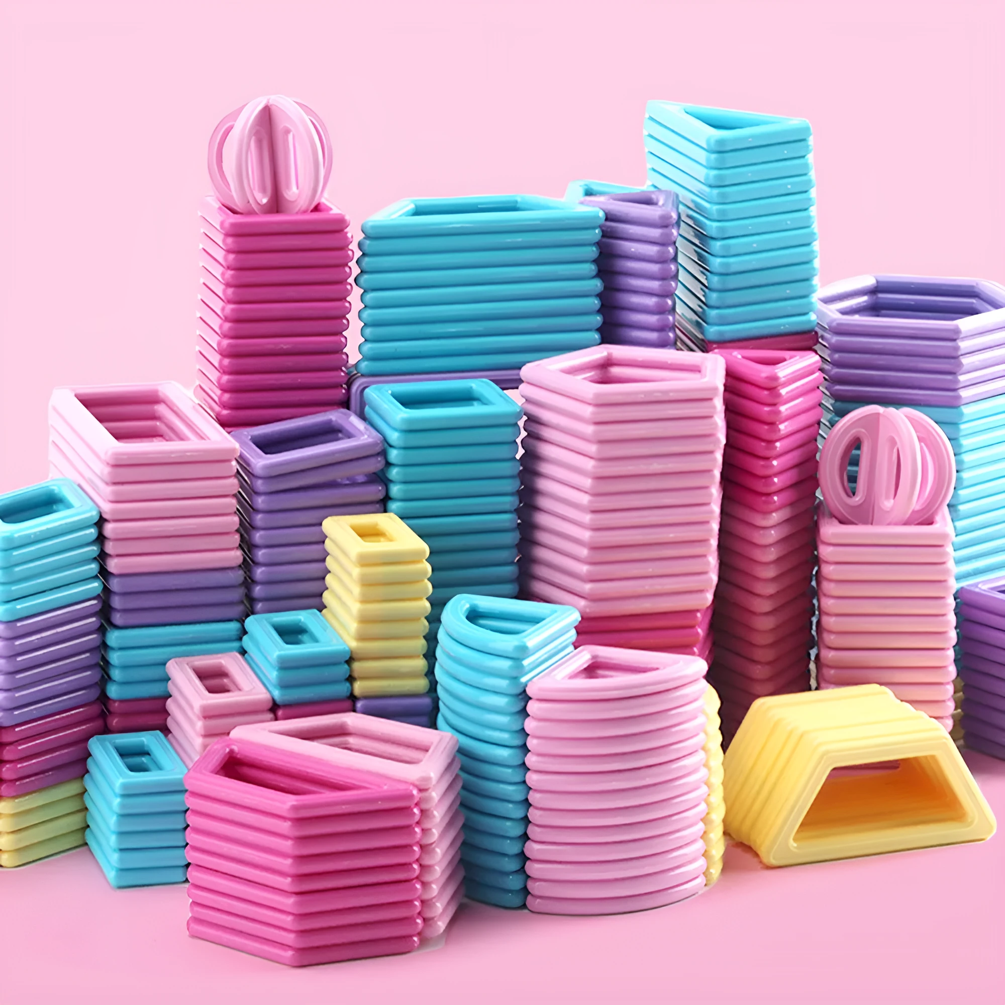 Magnetic building block toys for children aged 2-7 years in storage bucket with 156 pieces