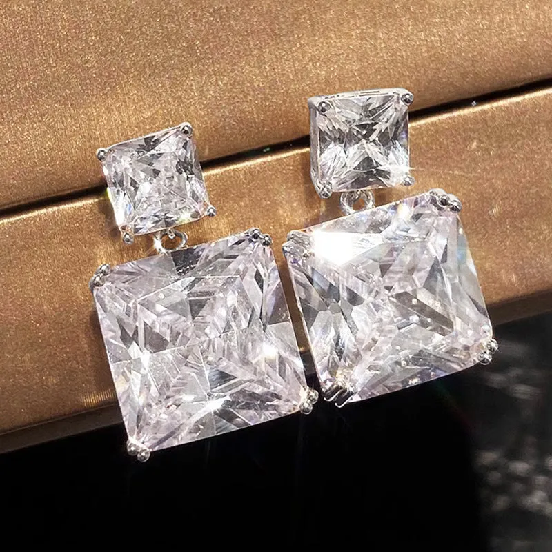 Geometric square copper earrings with quadrilateral design in gold or white gold finish