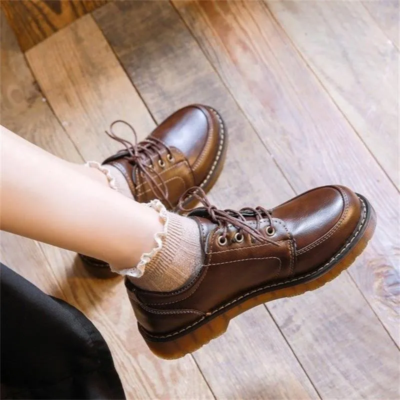 Preppy style retro Mary Jane women's shoes in black with round toe and front lace-up design