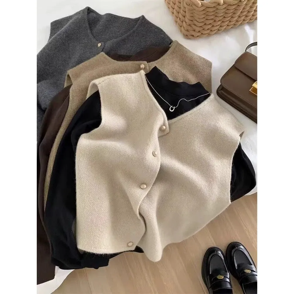 Polyester pullover vest in Angola red colour with half sleeves for casual commute wear
