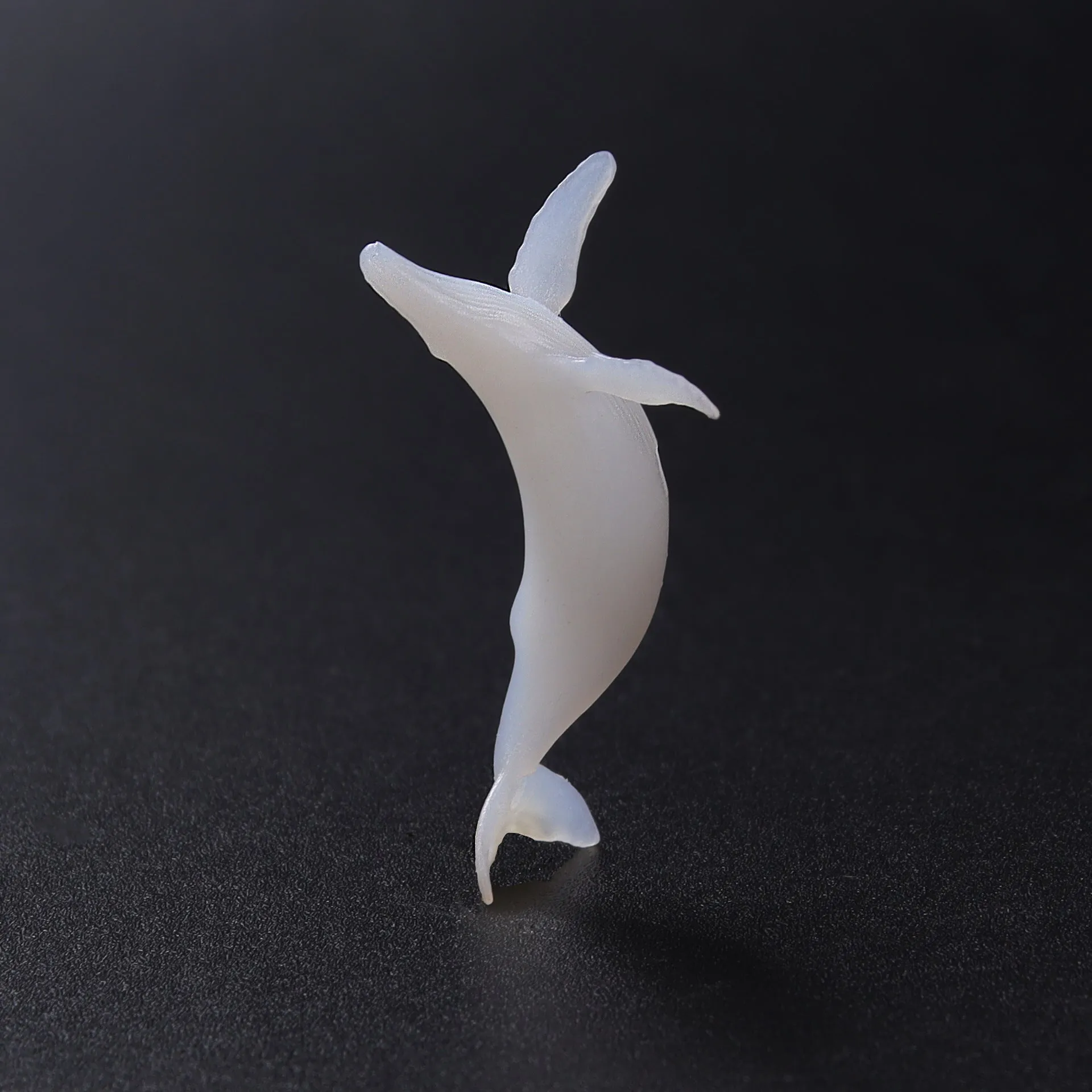Plastic crystal glue ocean whale model luminous humpback whale figurine clear resin ornament display