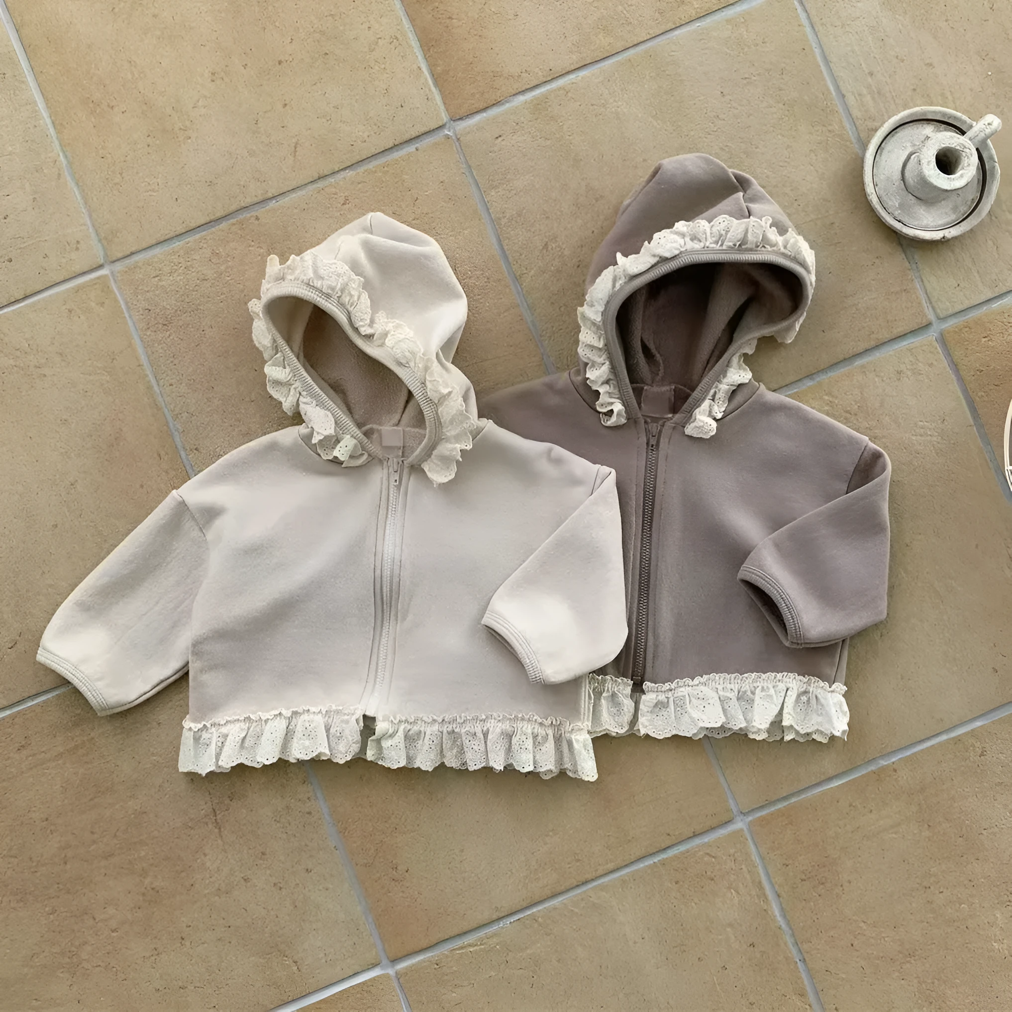 Child's lace-trim hooded zipper sweatshirt in solid cotton, brown colour, long sleeves